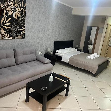Avr Airport Deluxe Suites 4 Markópoulon Eksteriør billede