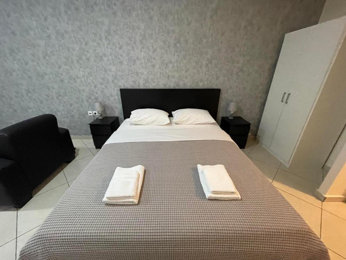 Avr Airport Deluxe Suites 4 Markópoulon Eksteriør billede