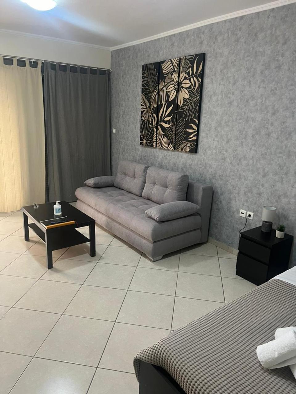 Avr Airport Deluxe Suites 4 Markópoulon Eksteriør billede