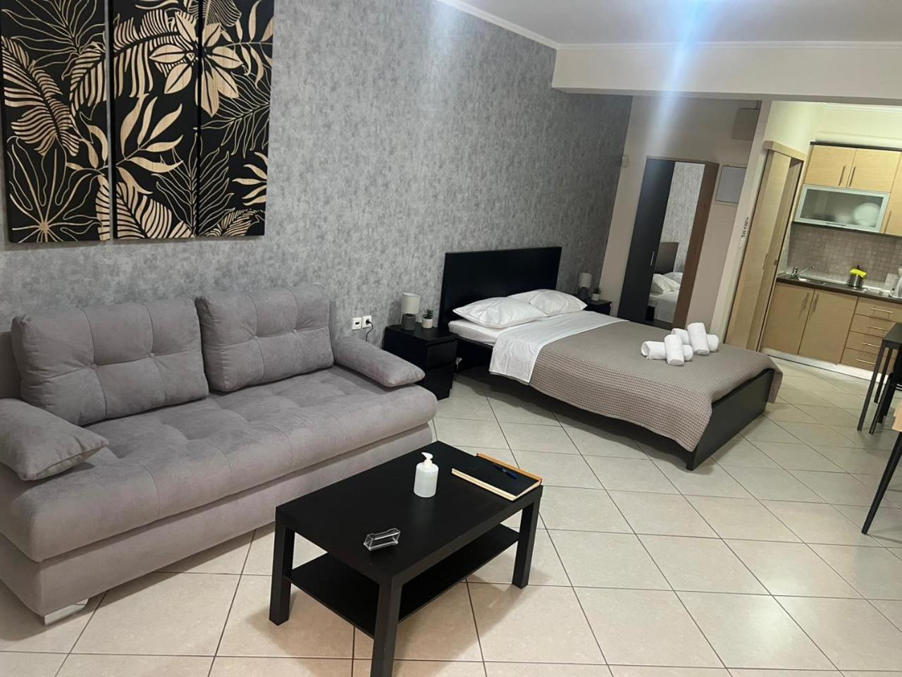 Avr Airport Deluxe Suites 4 Markópoulon Eksteriør billede